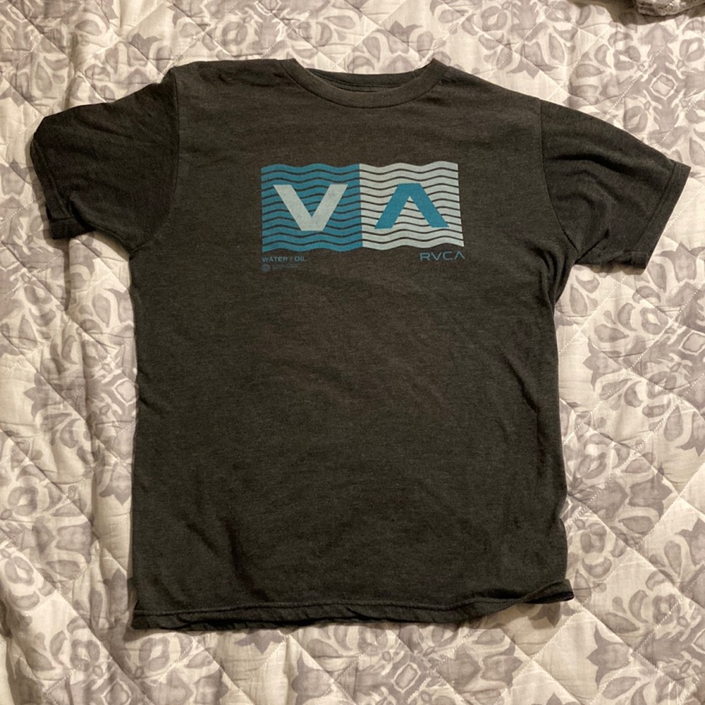 Size Small RVCA shirt